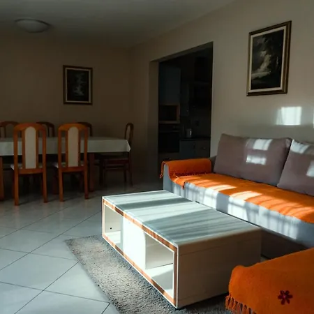 Apartment Rozic - With Private Seasonal Heated Pool Mostar