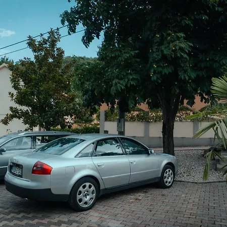 Rozic - With Private Seasonal Heated Pool Appartement *