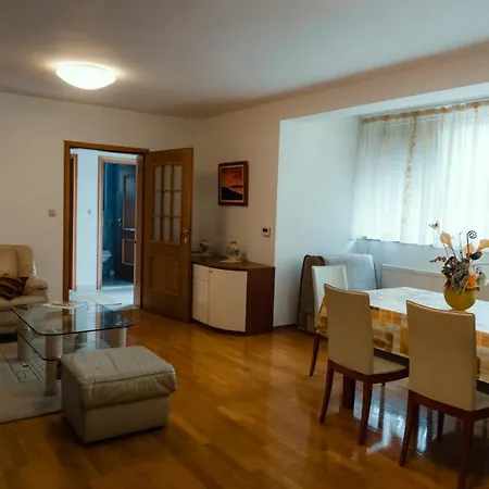 Rozic - With Private Seasonal Heated Pool