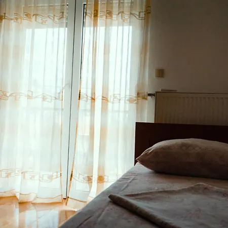 Rozic - With Private Seasonal Heated Pool Apartment Mostar