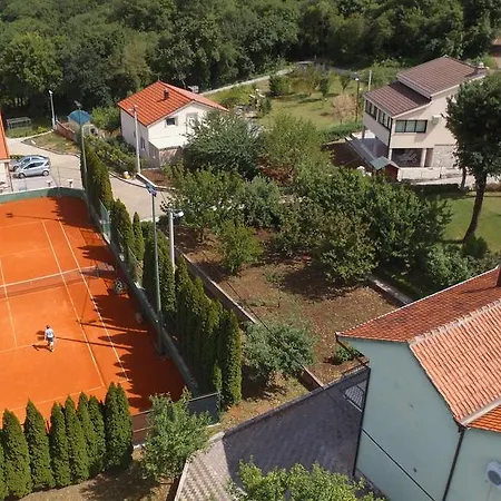 Rozic - With Private Seasonal Heated Pool *