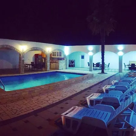 Rozic - With Private Seasonal Heated Pool * Mostar