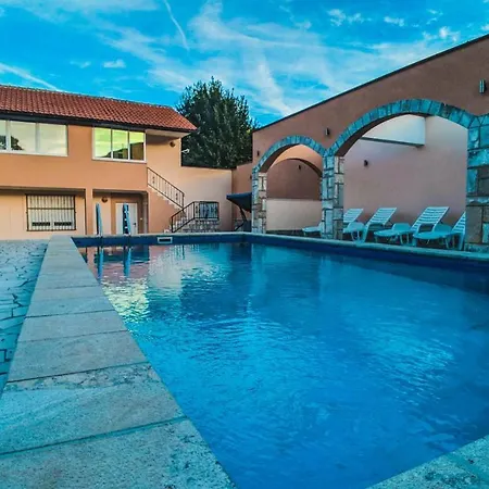 Appartement Rozic - With Private Seasonal Heated Pool Mostar