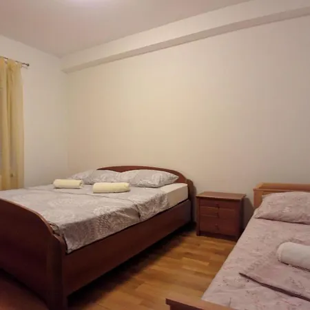 Rozic - With Private Seasonal Heated Pool Apartment
